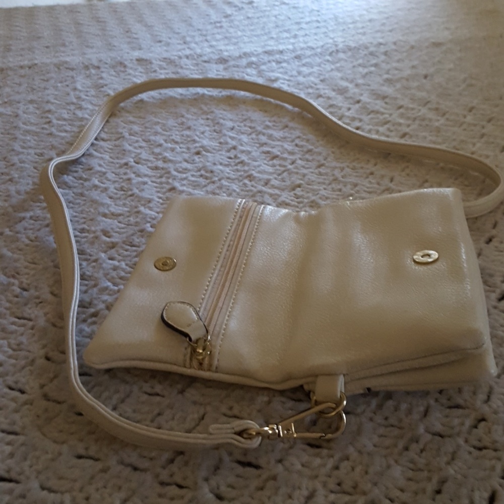 Small shoulder bag. - Picture 3 of 5